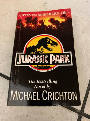 Jurassic Park βιβλίο μεταχειρισμένο, πρώτη έκδοση, 400 σελίδες