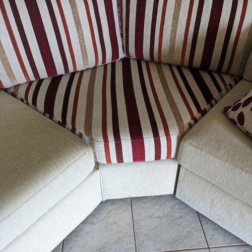 Corner sofa like new with extra corner seat