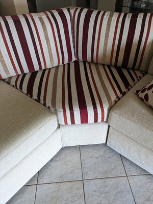 Corner sofa like new with extra corner seat