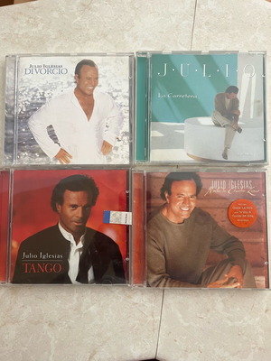 Julio Iglesias 4 collectible CDs like new