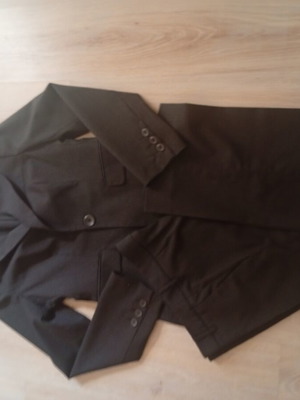 BSB suit like new, black and gray