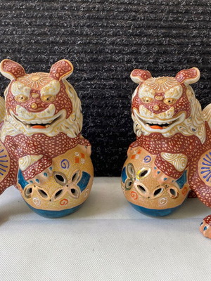 Japanese Foo Dogs porcelain pair like new, vintage decorative