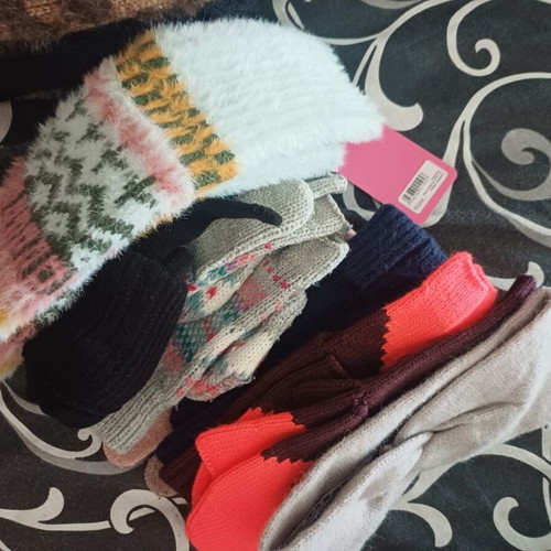 Winter accessories new, scarves gloves hats and ribbons