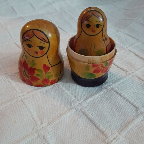 Russian Babushka Dolls set of 5 hand-painted wood like new