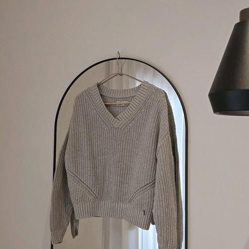 Hollister lightweight jumper used, slightly cropped, beige