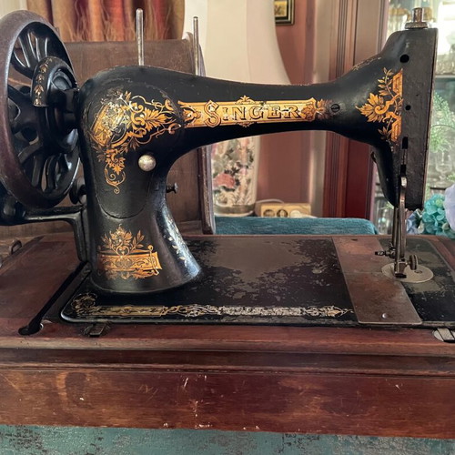 Final price! Singer sewing machine antique, manual, from 1902, with serial number R1287728.