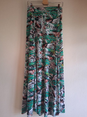 Floral summer maxi skirt like new, multicolor green