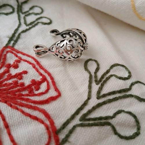 Pendant egg opening new, silver, for amulet