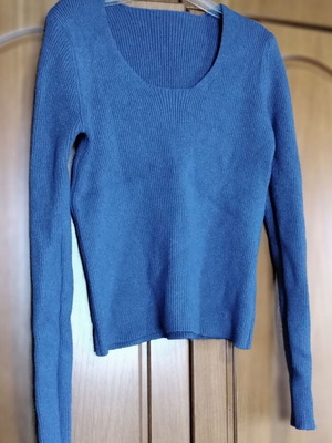 Top crop blue pullover one size new