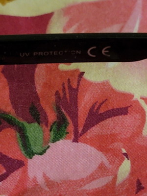 Sunglasses with leopard print frame