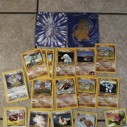 Κάρτες Pokemon συλλεκτικές μεταχειρισμένες, όλες μαζί με δώρο μεγάλη κάρτα