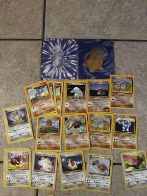 Κάρτες Pokemon συλλεκτικές μεταχειρισμένες, όλες μαζί με δώρο μεγάλη κάρτα