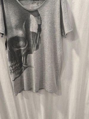 Solid men's short-sleeve T-shirt used, grey with skull print, size L
