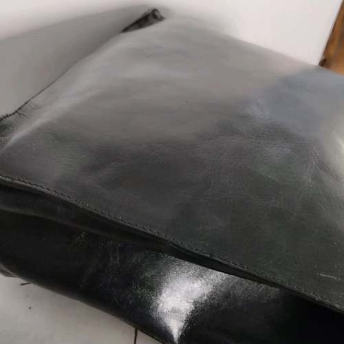 Leather vintage shoulder bag like new, black