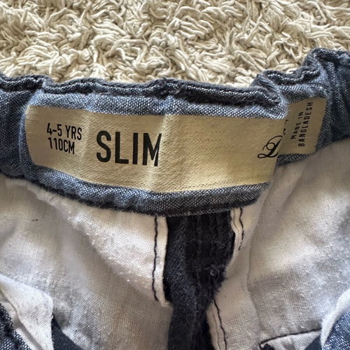 Denim & Co pack of two pants used for 4-5 years old, black and blue