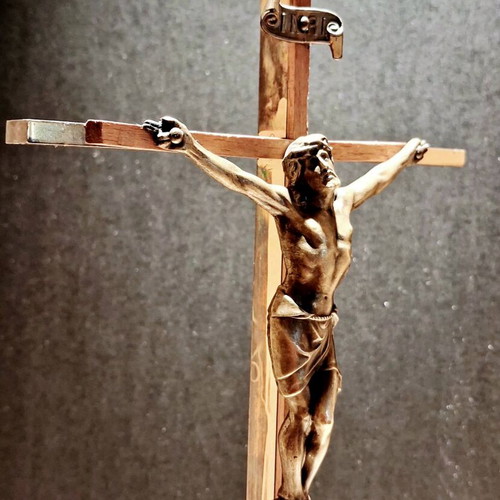 Collectible Catholic Sacristy Cross early 20th century, like new