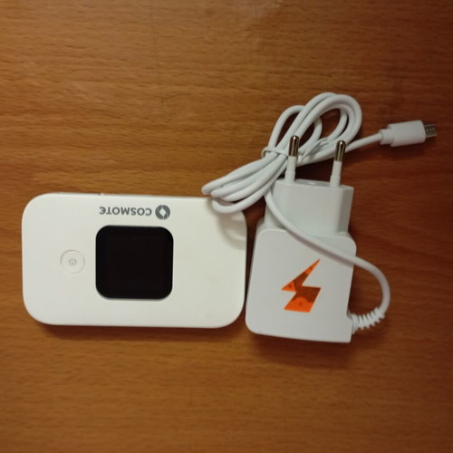 Cosmote mobile WiFi router 4G
