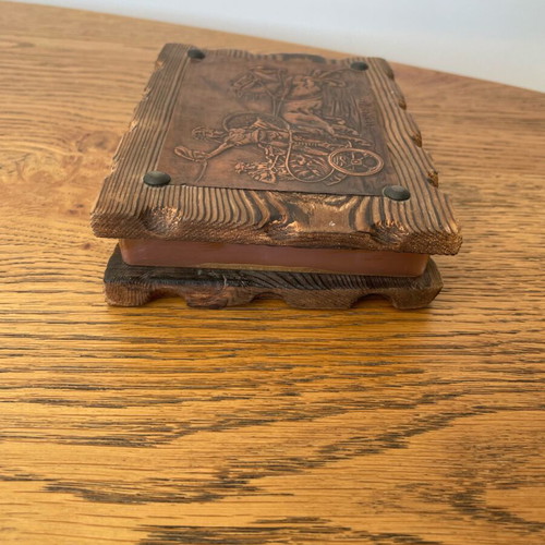 Vintage wooden cigarette case used with copper relief «Thriamvos Achilleos»