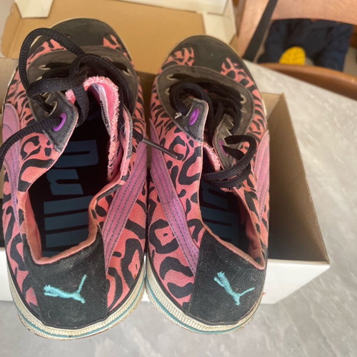 Puma women's shoes like new, size 40