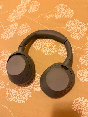 Sony ULT WEAR ασύρματα ακουστικά σε χρώμα δάσους