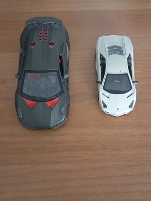 Lamborghini Sesto Elemento 1/24 and Reventón 1/32 used