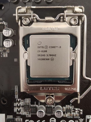 Intel Core i3-6100 processor like new, Skylake 6th gen