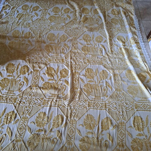 Quilt used, ask for dimensions