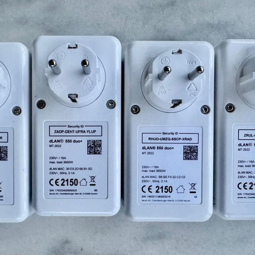 Mesh Wi-Fi and Powerline Network Equipment Pack like new, 11 devices
