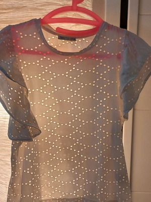 Zara short-sleeve blouse white like new with perforated design