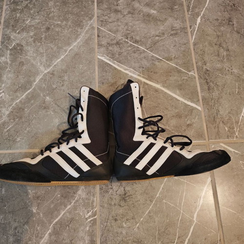Adidas Tygun boxing shoes like new, size 42, black and white