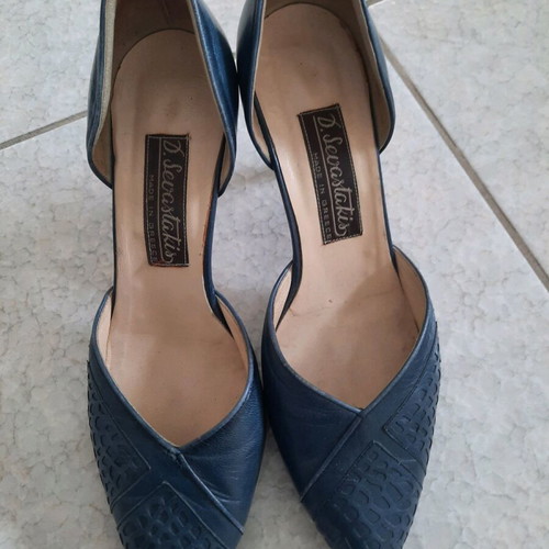 Sevastakis leather pumps blue size 37 like new