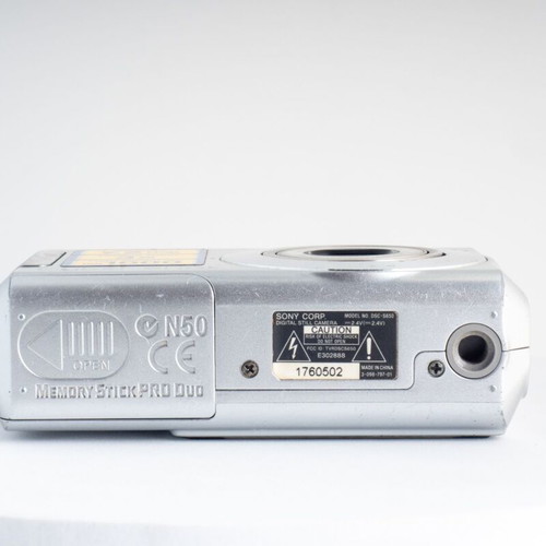 Sony Cyber-shot DSC-S650 digital camera, 7.2MP, 3x optical zoom