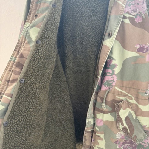 Military waterproof jacket with flowers and removable fur lining, size M