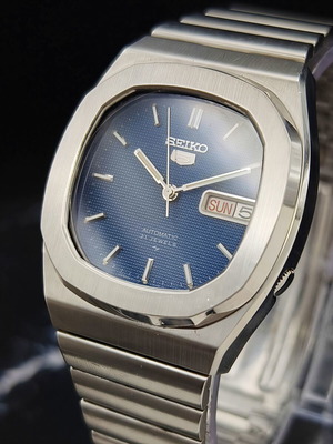 Seiko 5 Nautilus Automatic Ref. 7019-5140 vintage watch, blue and silver