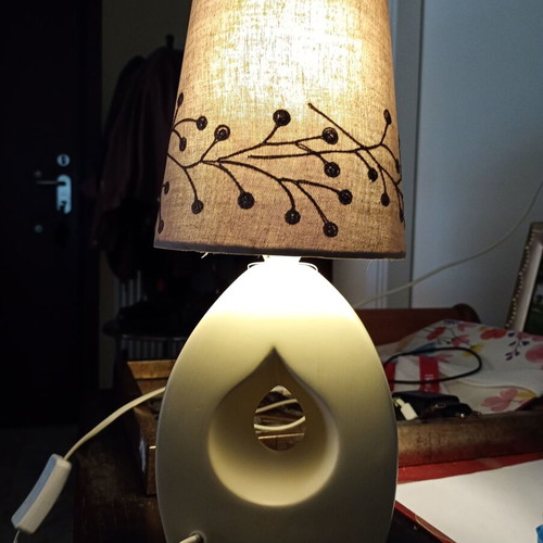 Porcelain table lamp like new, height 33 cm