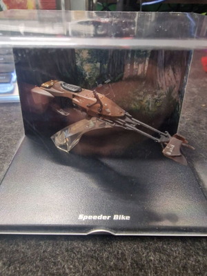 Star Wars Speeder Bike in excellent condition