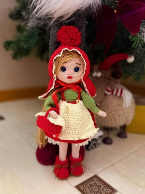 Knitted Little Red Riding Hood doll new