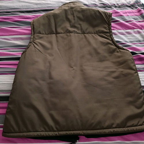 Men's khaki vest like new, lightweight and comfortable size L