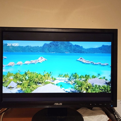 Asus 19" LCD monitor VW193D-B like new with 2 VGA cables