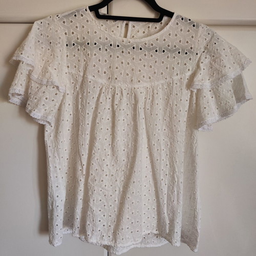 Regalinas white top with broderie embroidery and ruffles, like new, size S/M