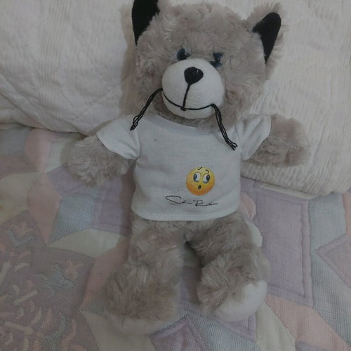 Plush cat like new