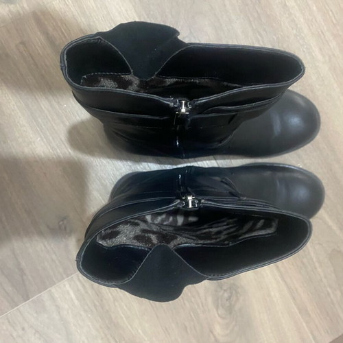 Women's boots used, size 40 fitting 41
