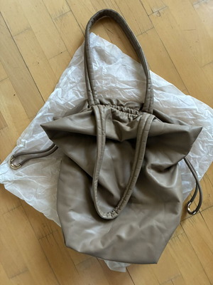 Zara shoulder bag like new, beige faux leather with drawstrings