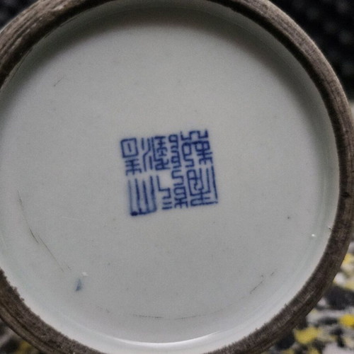 Chinese vase old like new for decoration without box