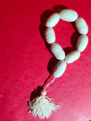 Vintage komboloi of 8 silk cocoon beads new