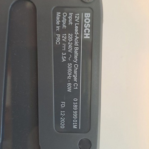 Bosch C1 12V Car Battery Charger like new