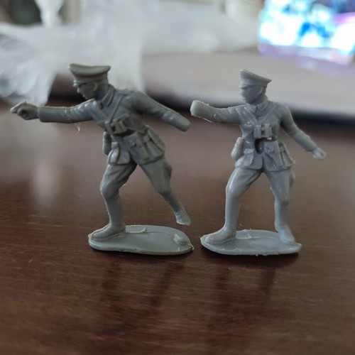 Vintage military figures used, pack of 24, 70s-80s Airfix and others