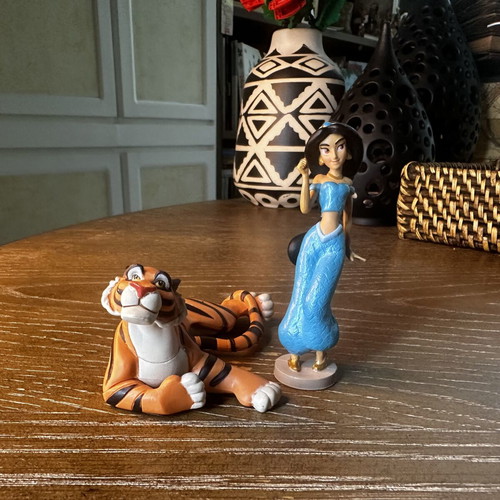 Διάφορες συλλεκτικές φιγούρες Disney, 12 τεμάχια και 1 συλλεκτικό κλειδί