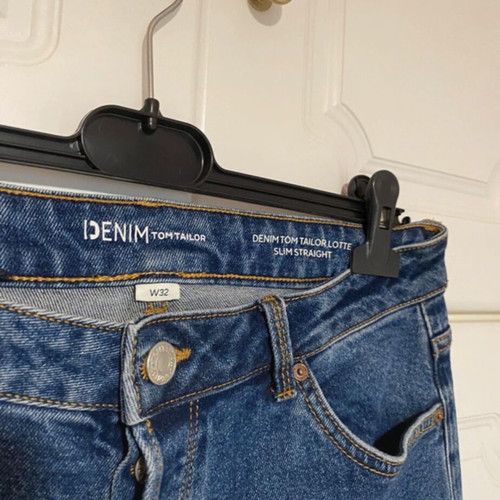 Dark blue jeans W32 like new