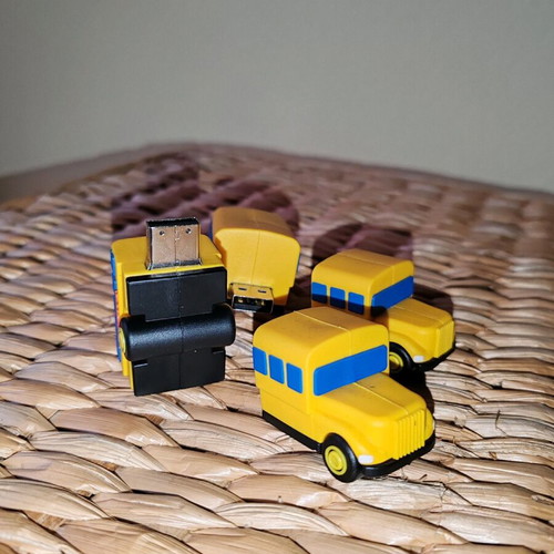 USB 14.6GB like new, pack of 2